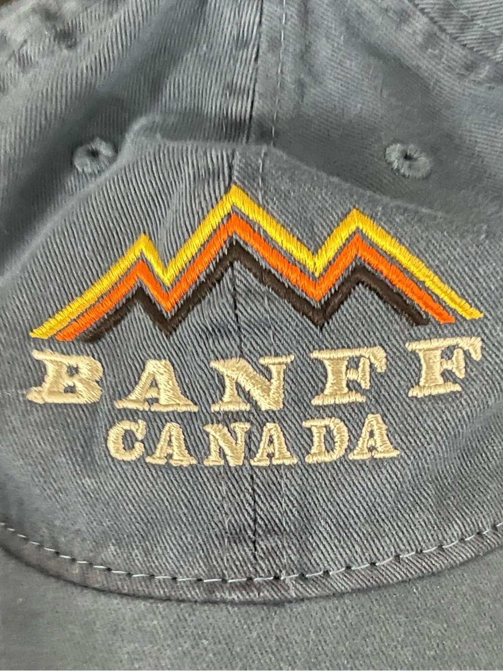 Almost like new-Banff Canada Embroidered Mountain Baseball Adult Cap - Navy - Picture 1 of 4